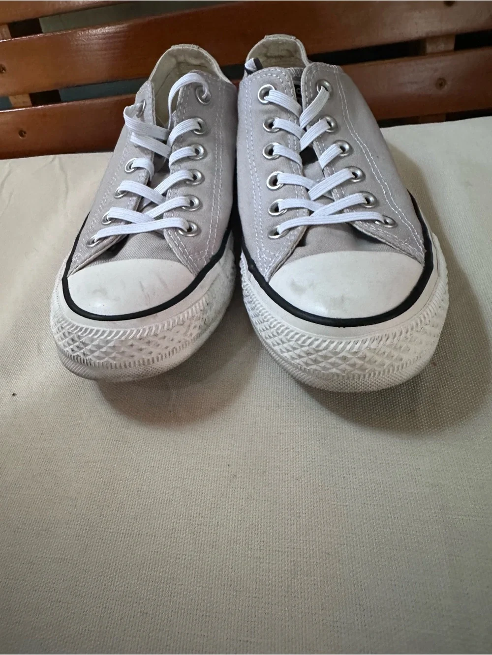 Converse few scuffs